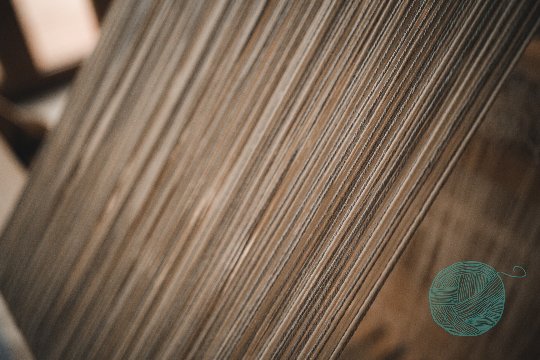 osnowa_na_krośnie_weaving_warp_wool_wełna_przedza_nici_welniane_tkanie